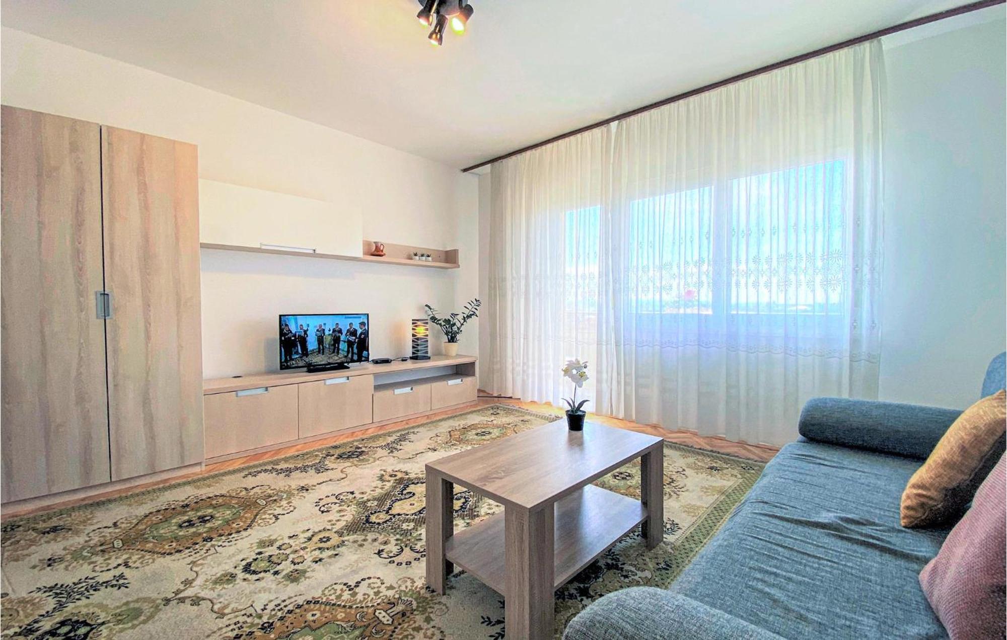 1 Bedroom Nice Apartment In Kastel Sucurac Kaštela Eksteriør billede